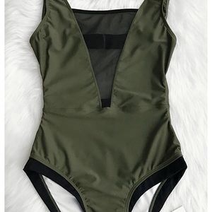 Cupshe one piece size L